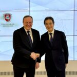 Ministras V. Kondratovičius susitiko su Japonijos ambasadoriumi S. Shimizu
